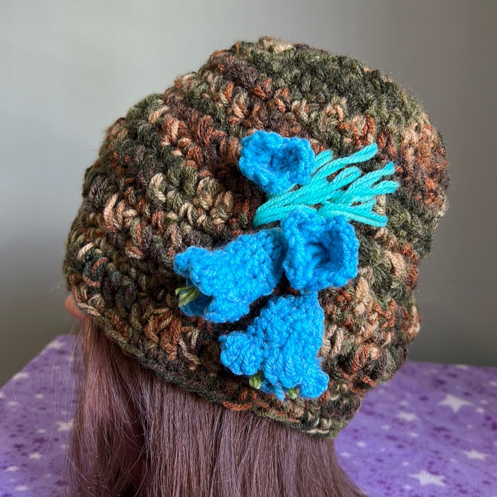 Crochet blue bell flower large beanie acrylic yarn new